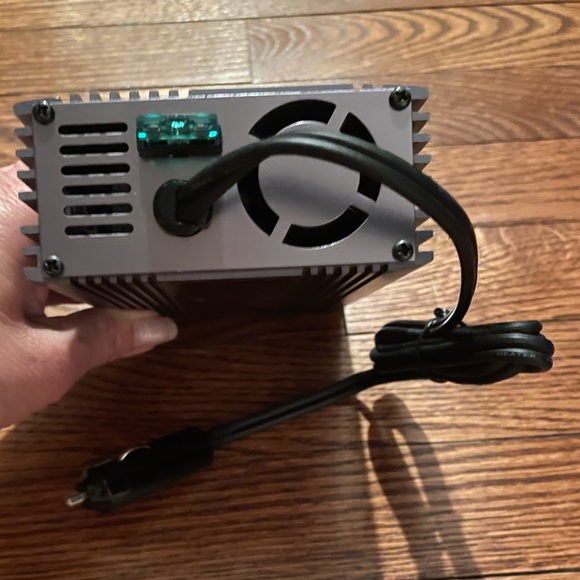 Tripplite Powerverter Car Inverter, 375w, 12v Input/120v Output, 2 Outlets. - Picture 3 of 3